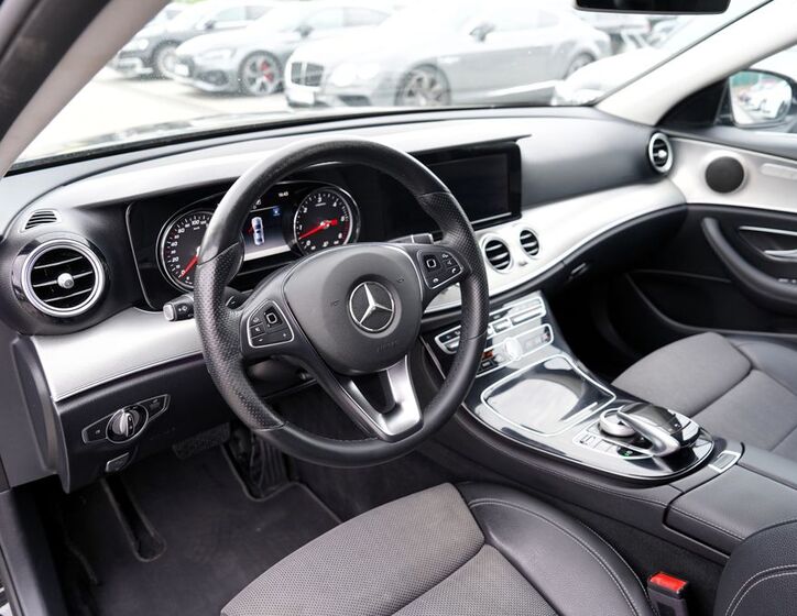 Mercedes-Benz Třídy E 22