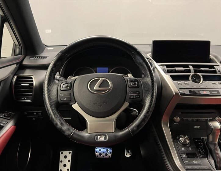 Lexus NX 300h SUV 2,5 l 145 kw