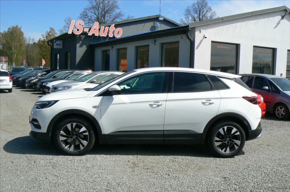 Opel Grandland X SUV / Terénní 1,2 l 96 kw