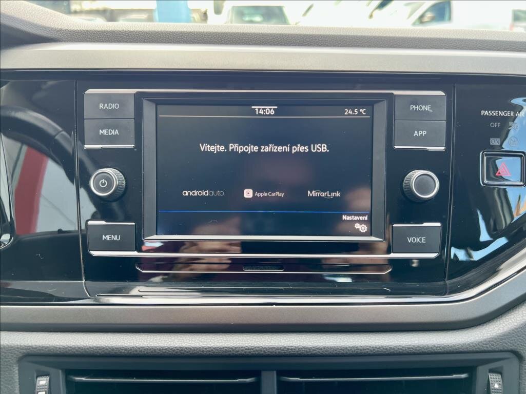 Volkswagen Polo Hatchback 999,0 70 kw