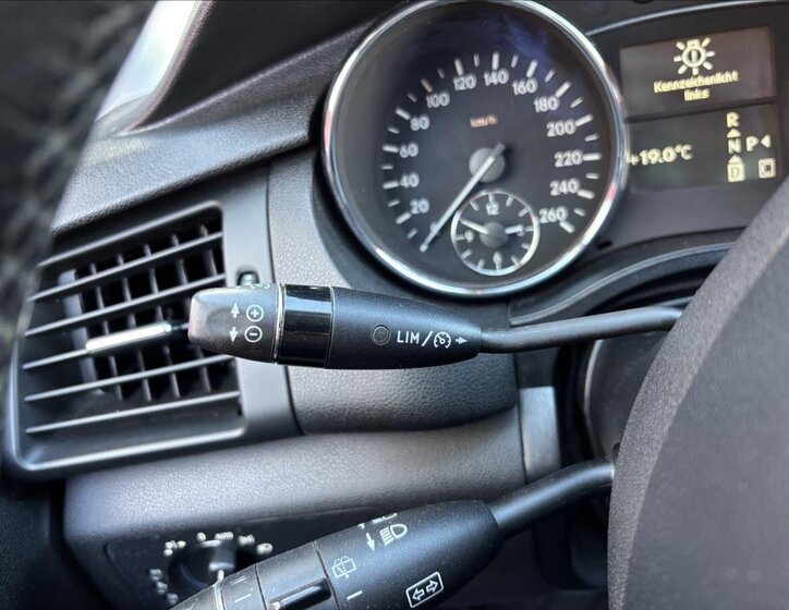 Mercedes-Benz Třídy R Kombi 3,0 l 165 kw