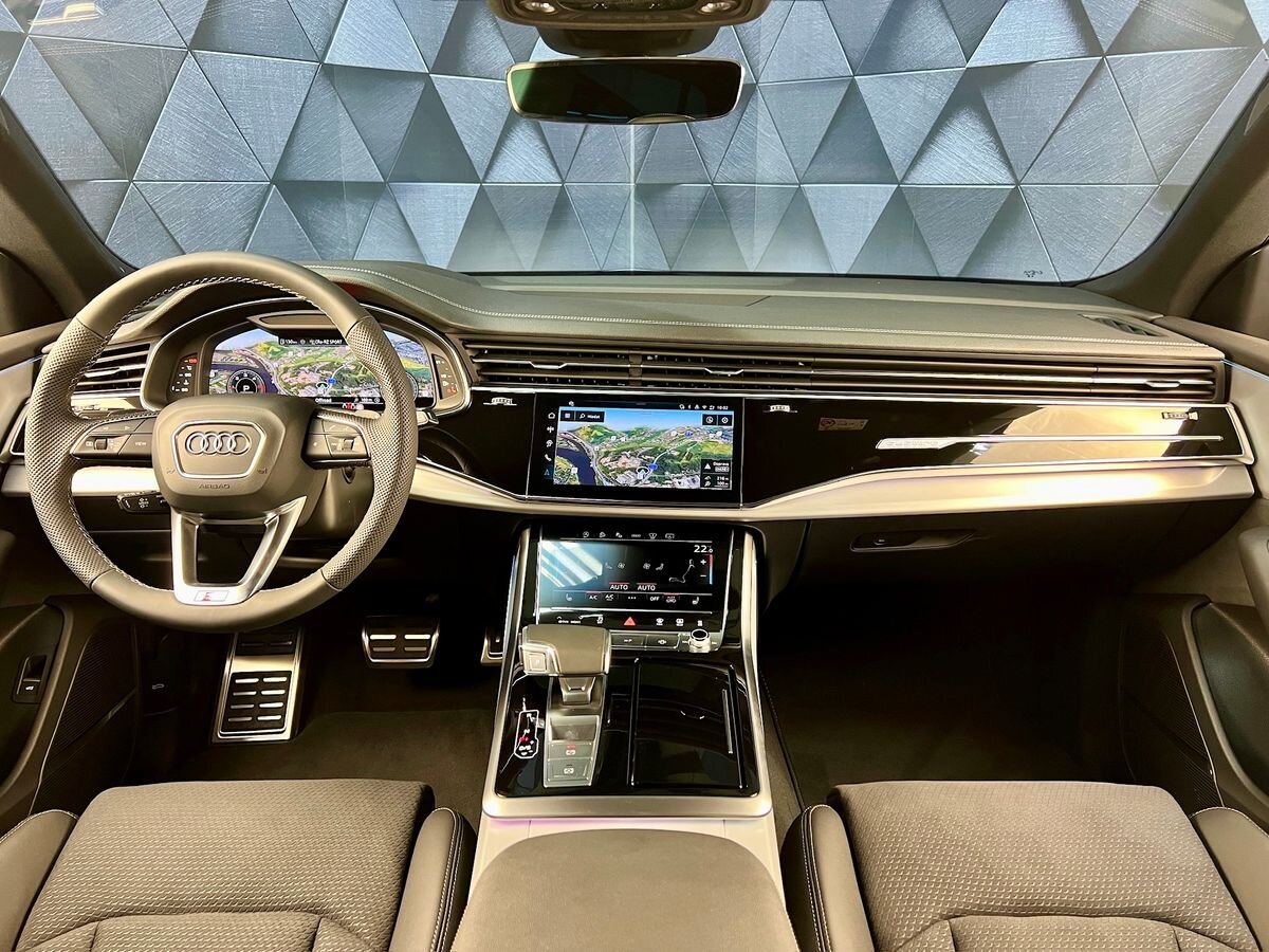 Audi Q8 SUV 3,0 l 210 kw