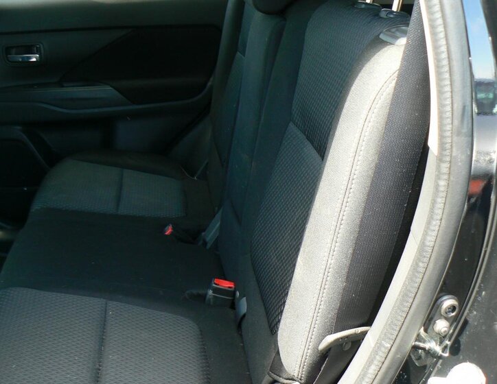 Mitsubishi Outlander 14