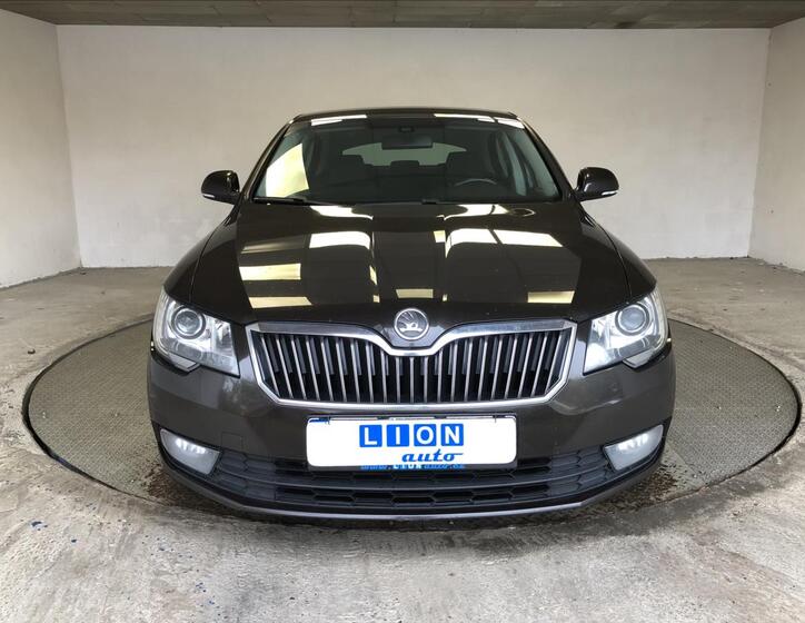 Škoda Superb Hatchback 2,0 l 103 kw