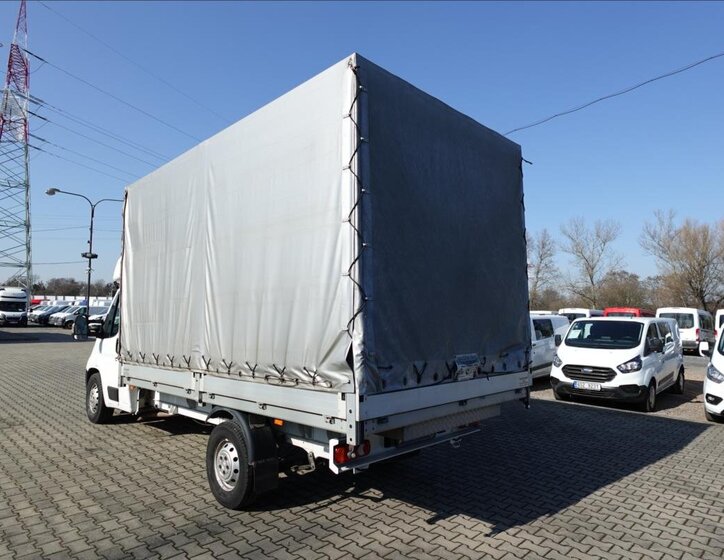 Peugeot Boxer Valník 2,2 l 121 kw