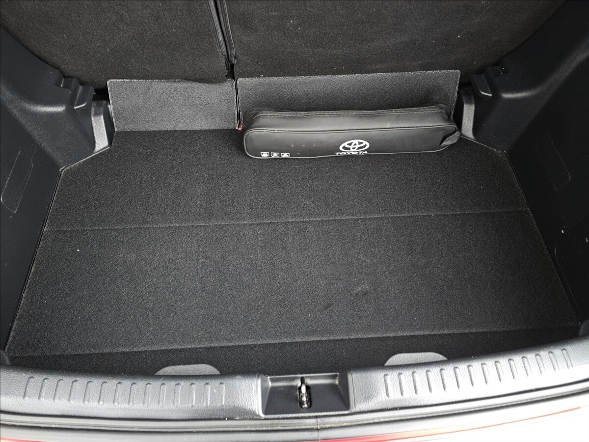 Toyota Yaris Hatchback 1,5 l 68 kw