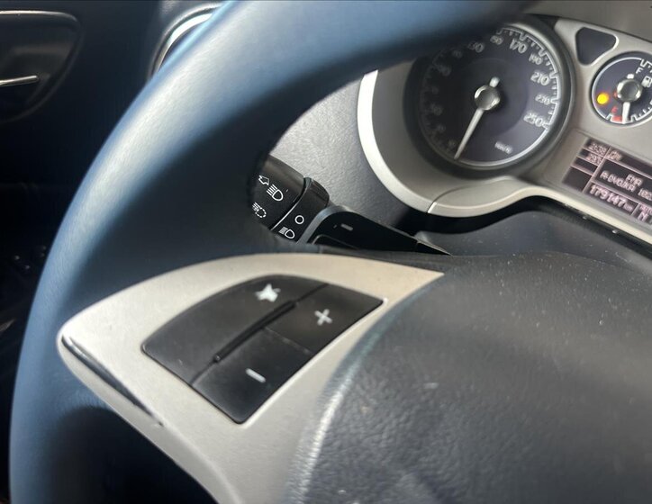 Lancia Delta Hatchback 1,6 l 88 kw