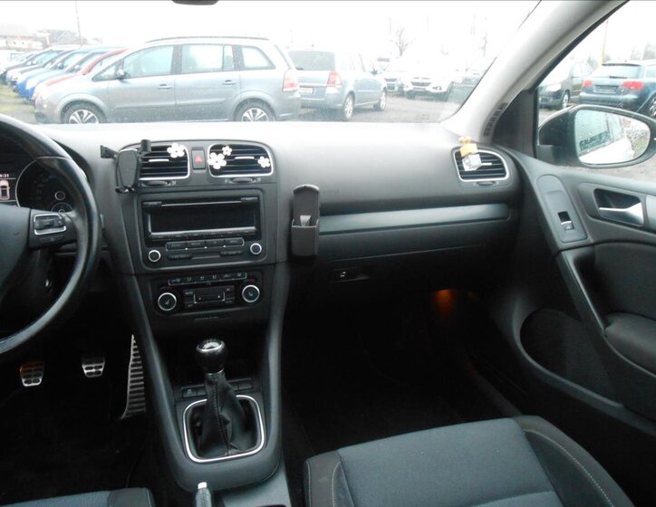 Volkswagen Golf Hatchback 1,2 l 63 kw