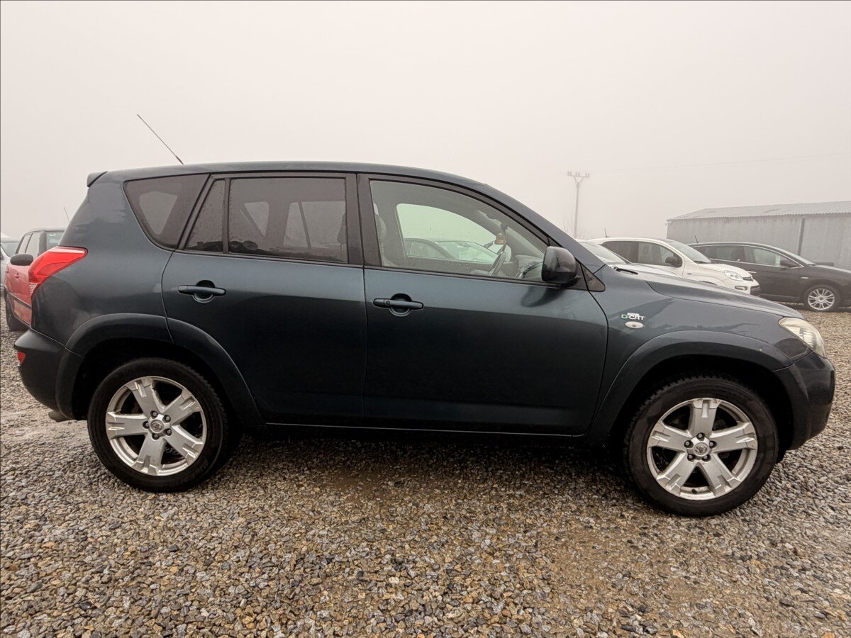 Toyota RAV4 SUV / Terénní 2,2 l 130 kw