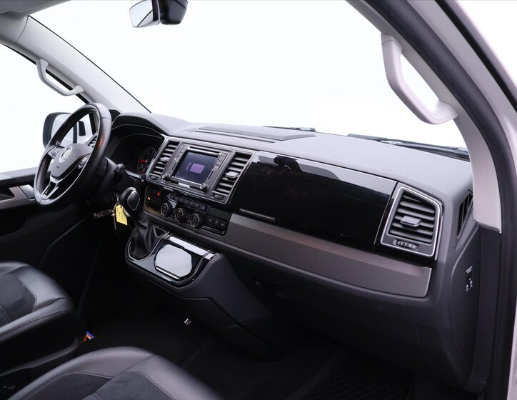 Volkswagen Multivan 25