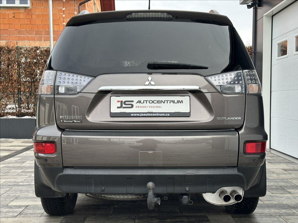 Mitsubishi Outlander SUV 2,3 l 130 kw