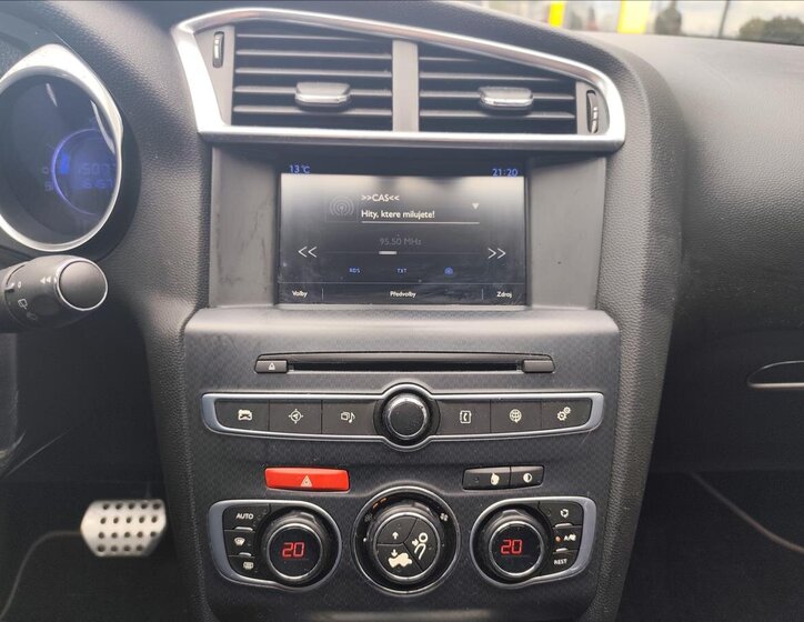 DS Automobiles DS4 Hatchback 2,0 l 133 kw