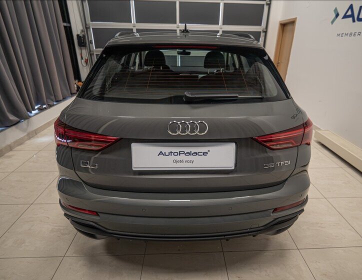 Audi Q3 SUV / Terénní 1,5 l 110 kw
