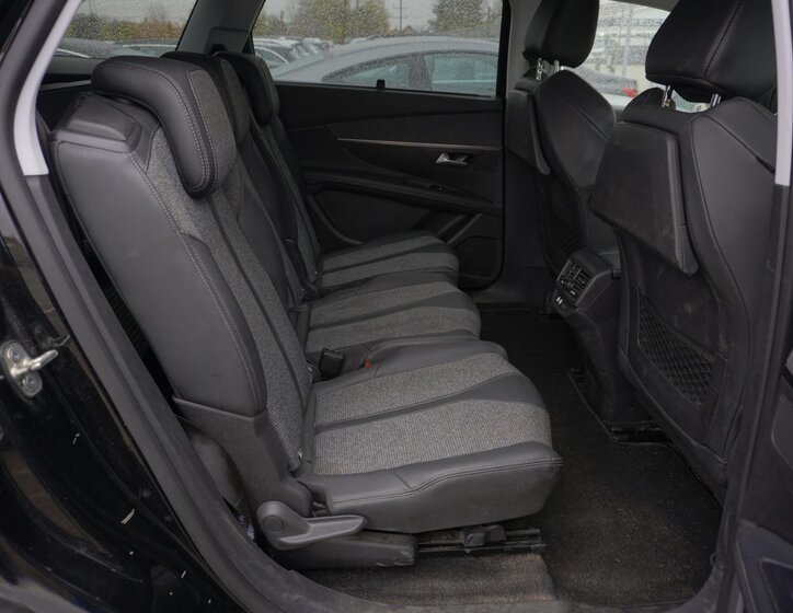 Peugeot 5008 SUV 1,2 l 96 kw