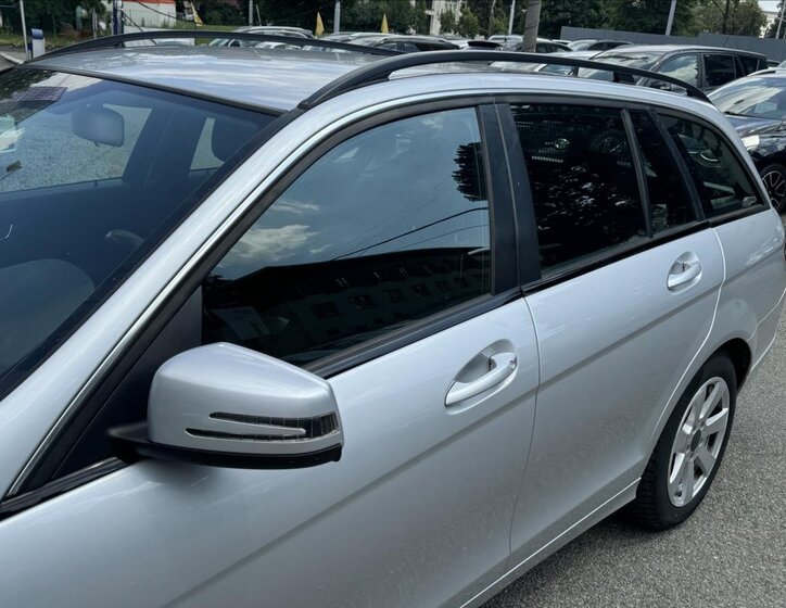 Mercedes-Benz Třídy C Kombi 2,1 l 100 kw