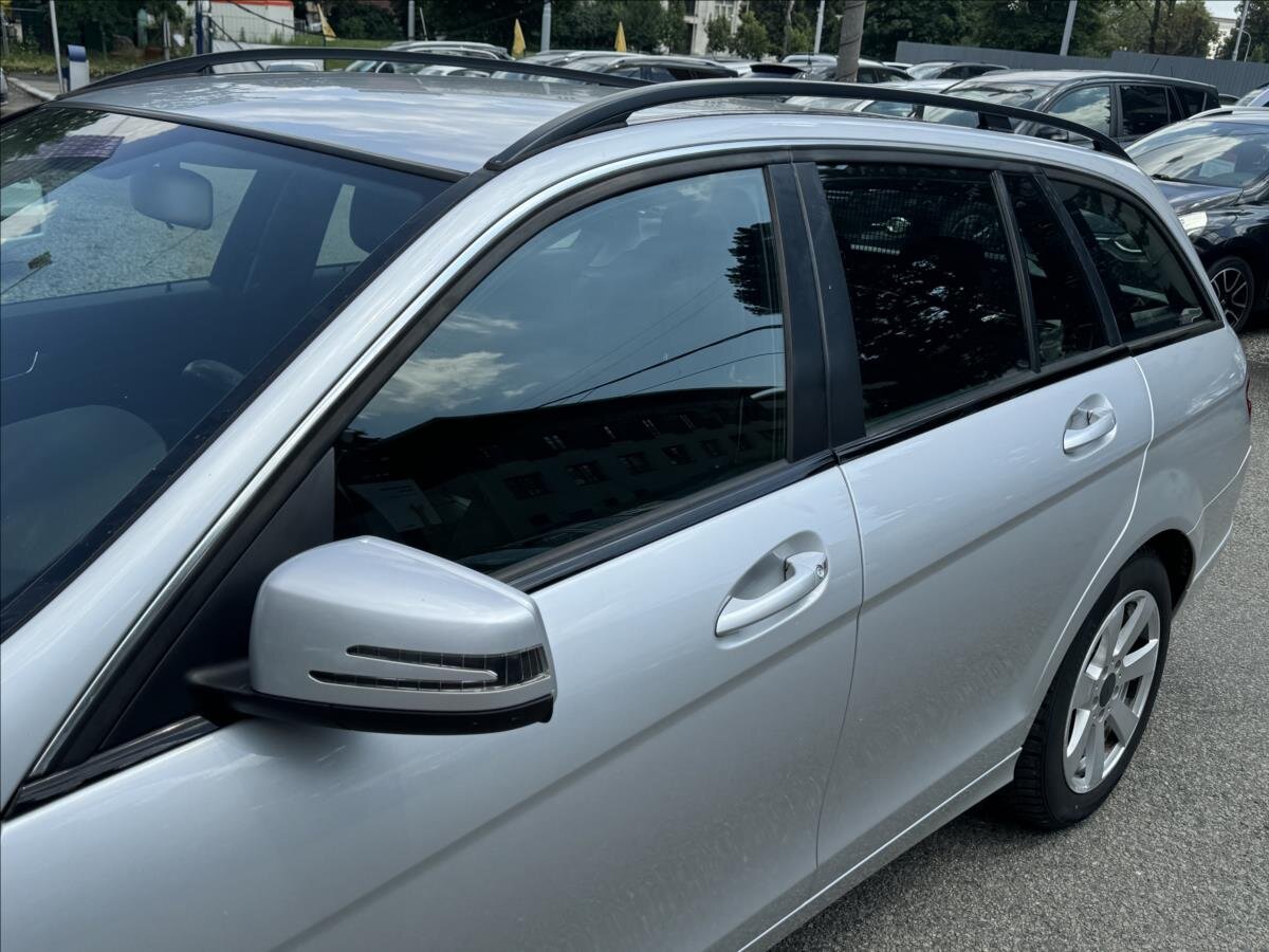 Mercedes-Benz Třídy C Kombi 2,1 l 100 kw