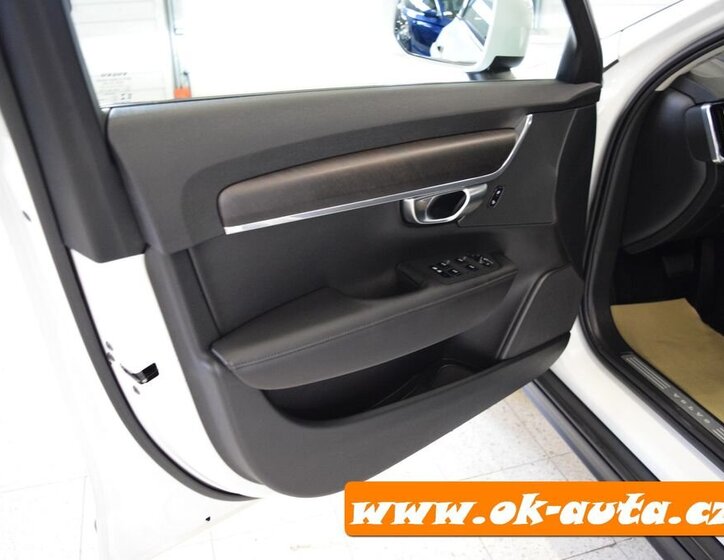 Volvo V90 Kombi 2,0 l 140 kw