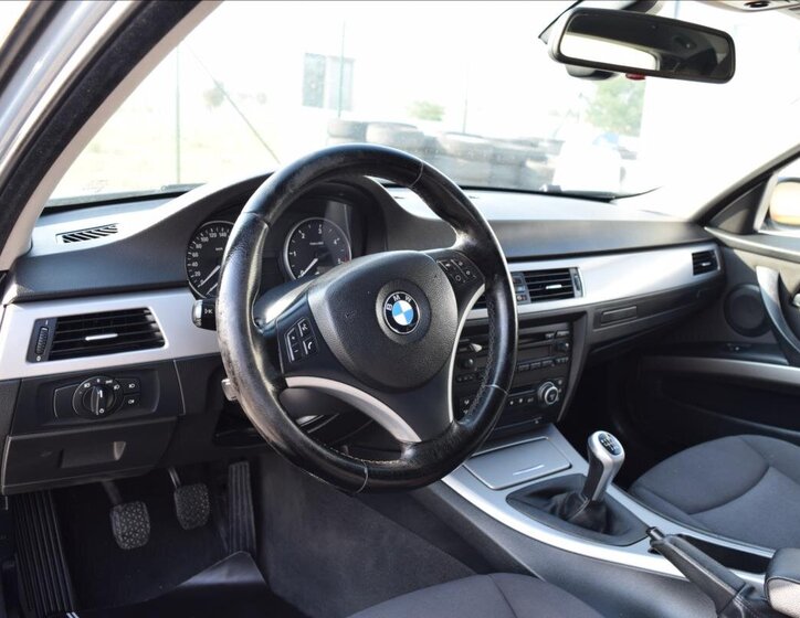 BMW Řada 3 16