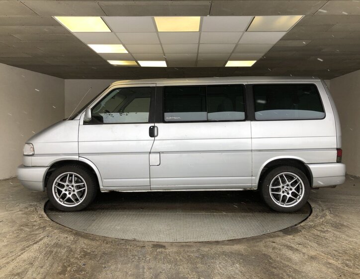 Volkswagen Caravelle 4