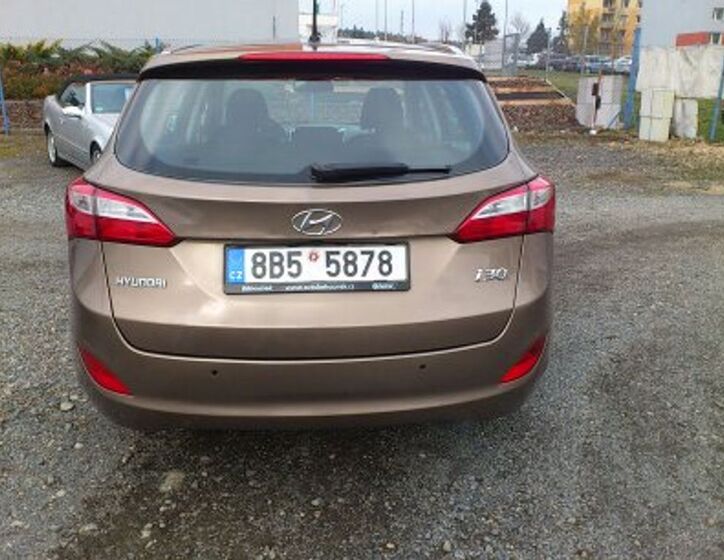 Hyundai i30 4