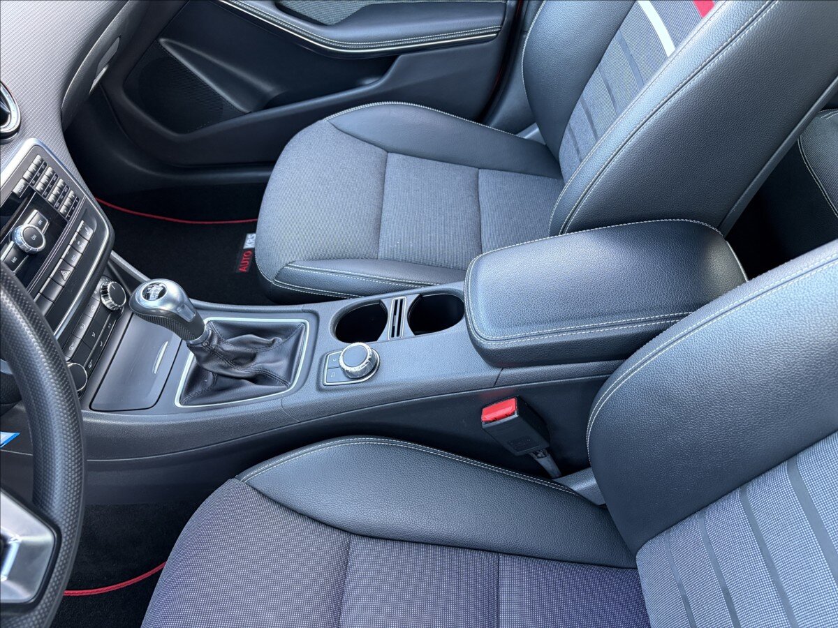 Mercedes-Benz Třídy A Hatchback 1,6 l 90 kw