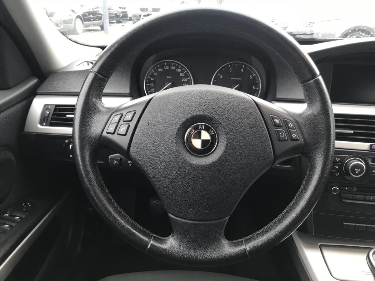 BMW Řada 3 Kombi 2,0 l 105 kw