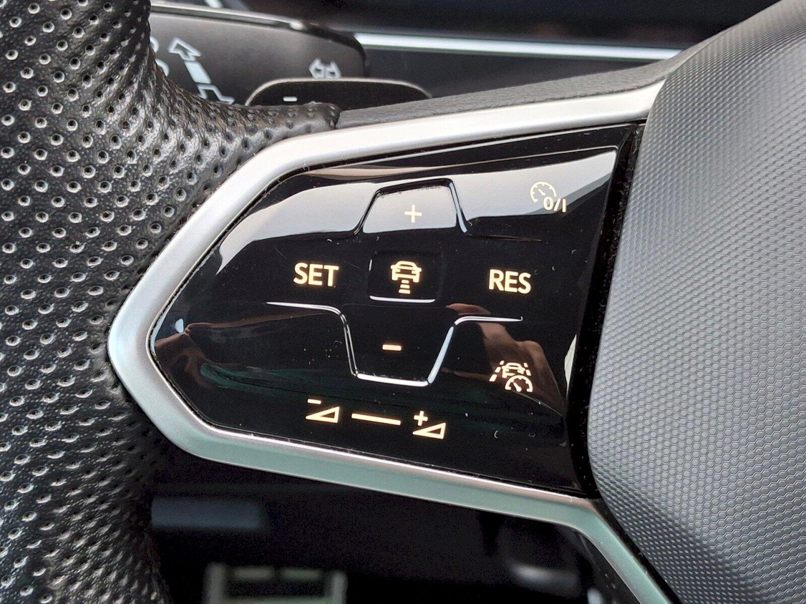 Volkswagen Tiguan SUV / Terénní 2,0 l 180 kw