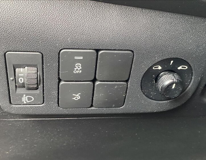 Peugeot 301 Sedan 1,2 l 53 kw