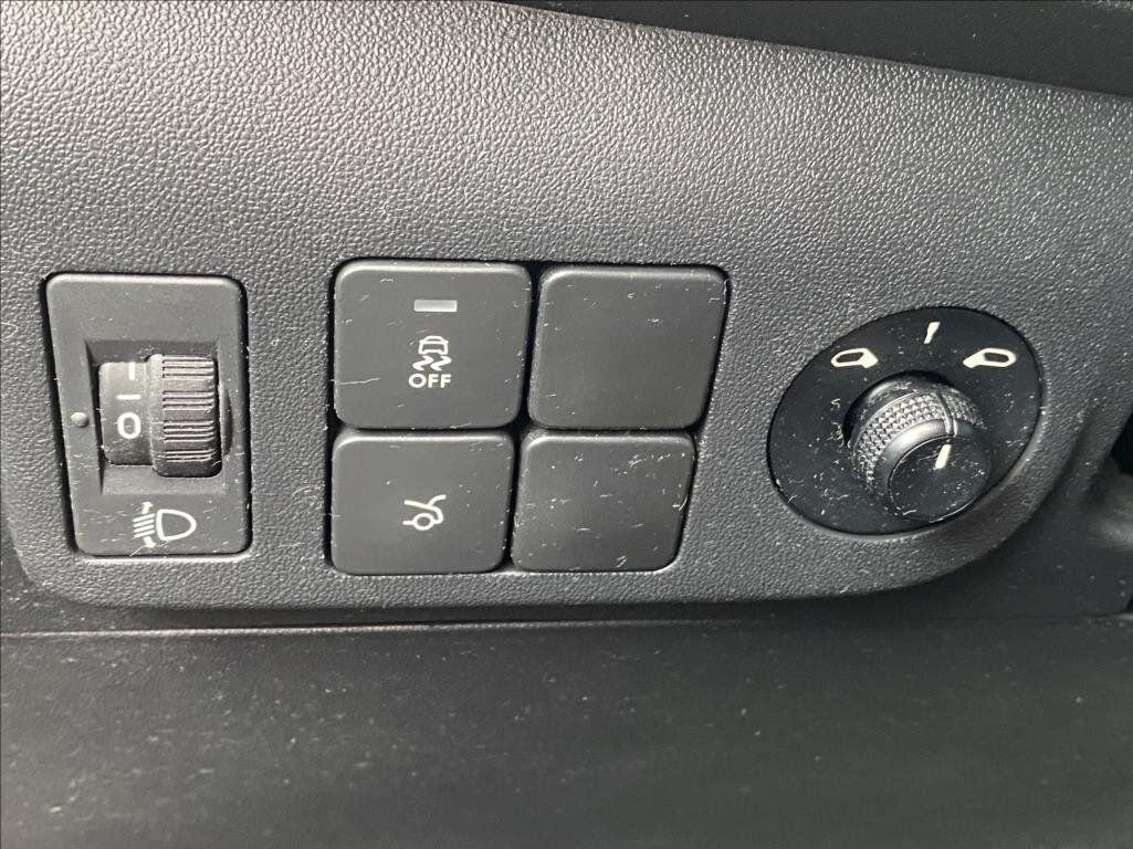 Peugeot 301 Sedan 1,2 l 53 kw