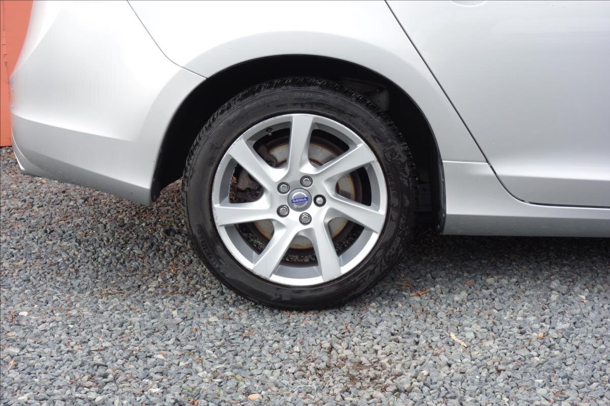 Volvo V60 Kombi 2,0 l 133 kw