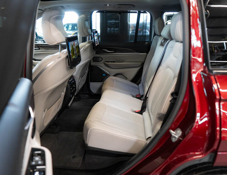 Jeep Grand Cherokee 35