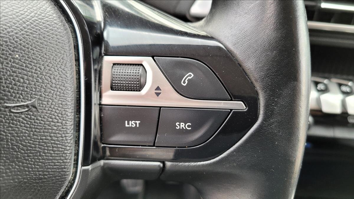 Peugeot 3008 SUV / Terénní 1,5 l 96 kw