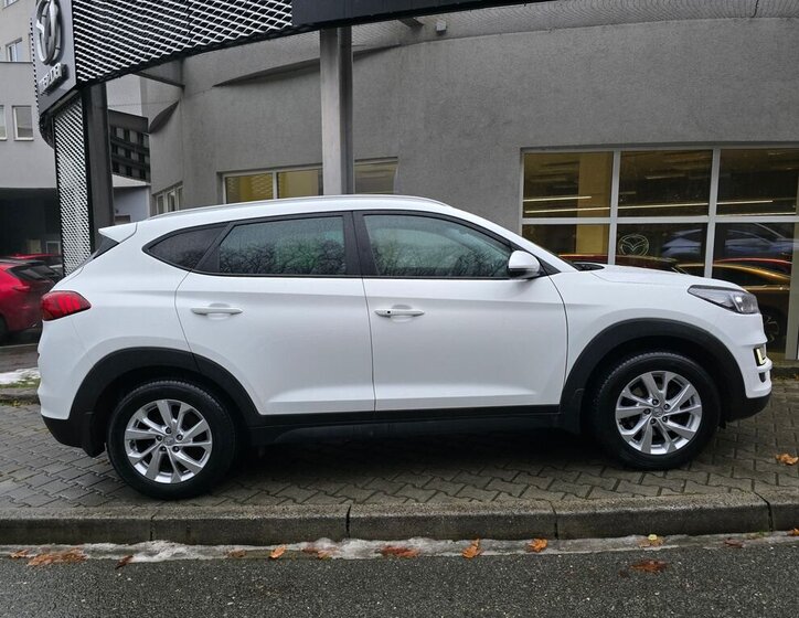 Hyundai Tucson SUV 1,6 l 100 kw
