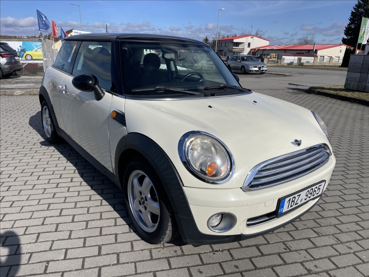 Mini Cooper Hatchback 1,6 l 88 kw