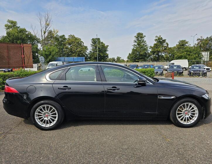 Jaguar XF 4