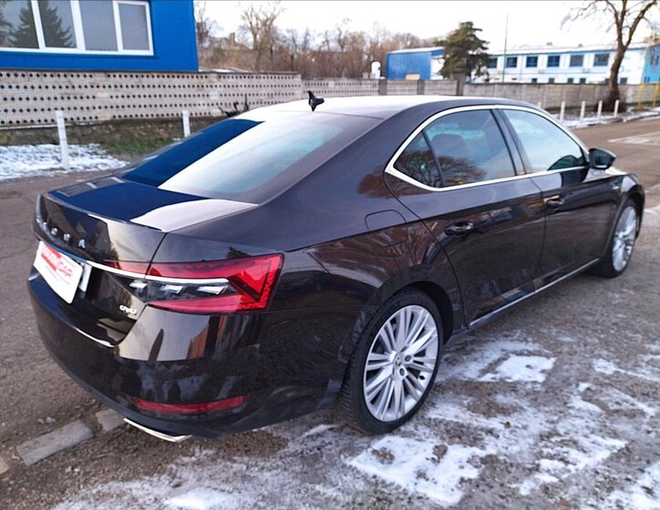 Škoda Superb Sedan / Limuzína 2,0 l 200 kw
