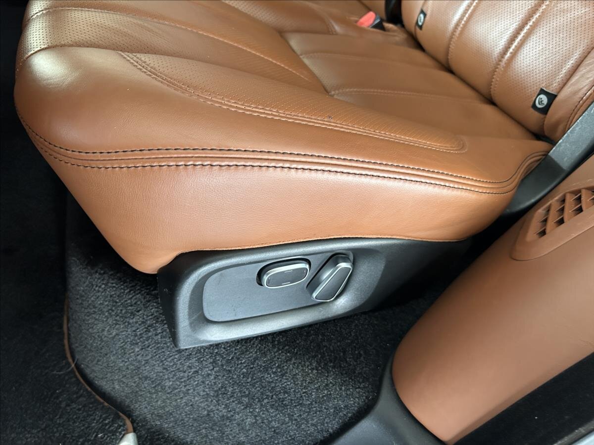 Land Rover Range Rover SUV / Terénní 3,0 l 190 kw