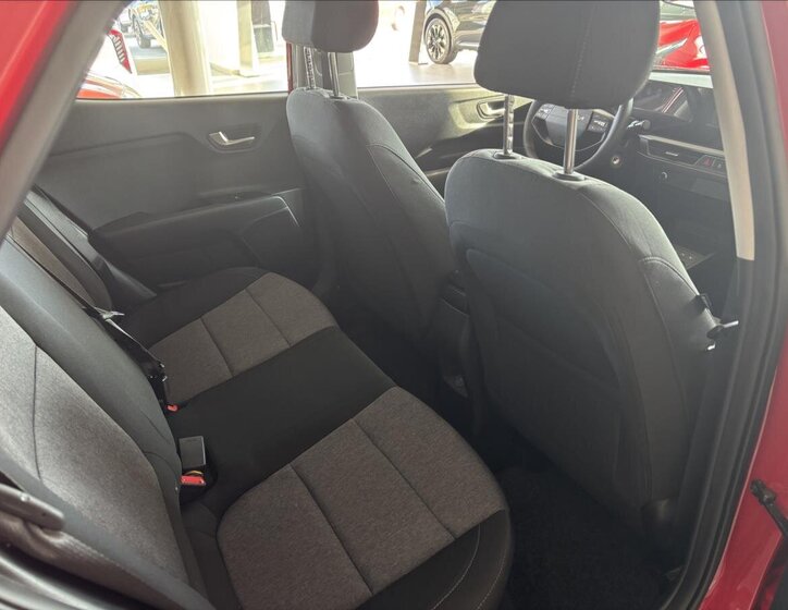 KIA Stonic CUV / Crossover 999,0 74 kw