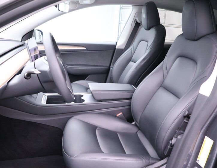 Tesla Model Y SUV 0,0 378 kw