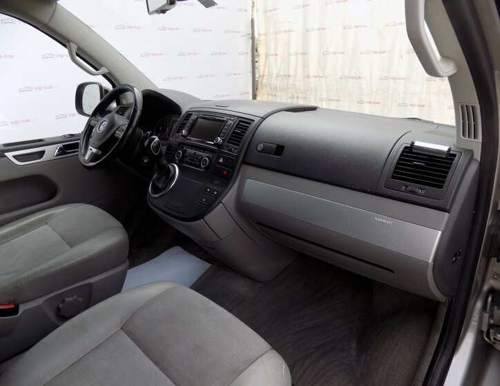 Volkswagen Multivan 17