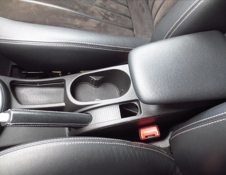 Lancia Delta Hatchback 1,4 l 88 kw