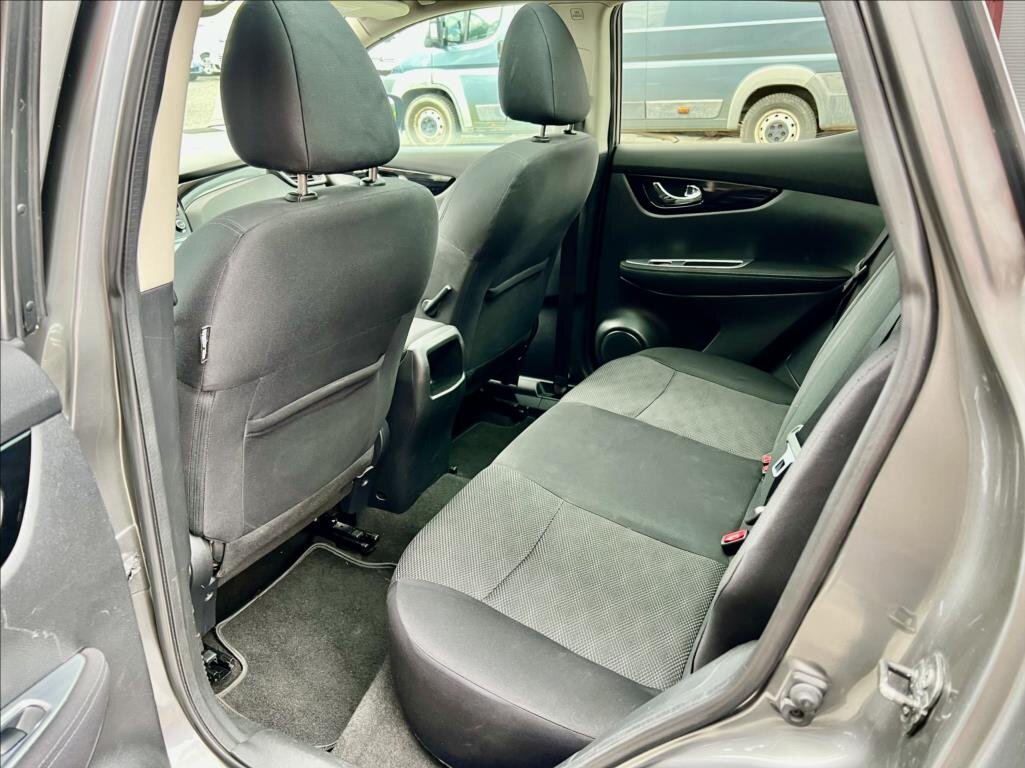 Nissan Qashqai SUV / Terénní 1,6 l 96 kw