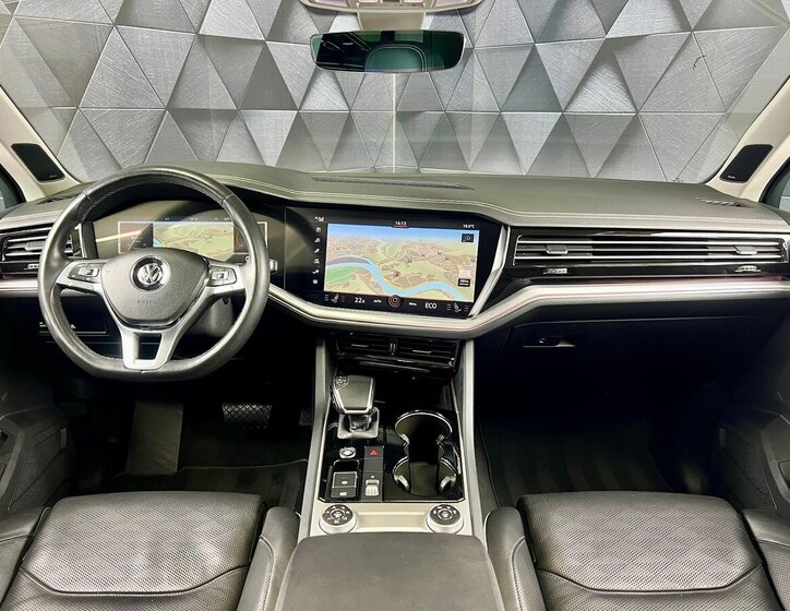 Volkswagen Touareg SUV / Terénní 3,0 l 210 kw