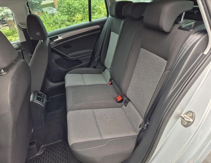 Volkswagen Golf Kombi 1,6 l 81 kw