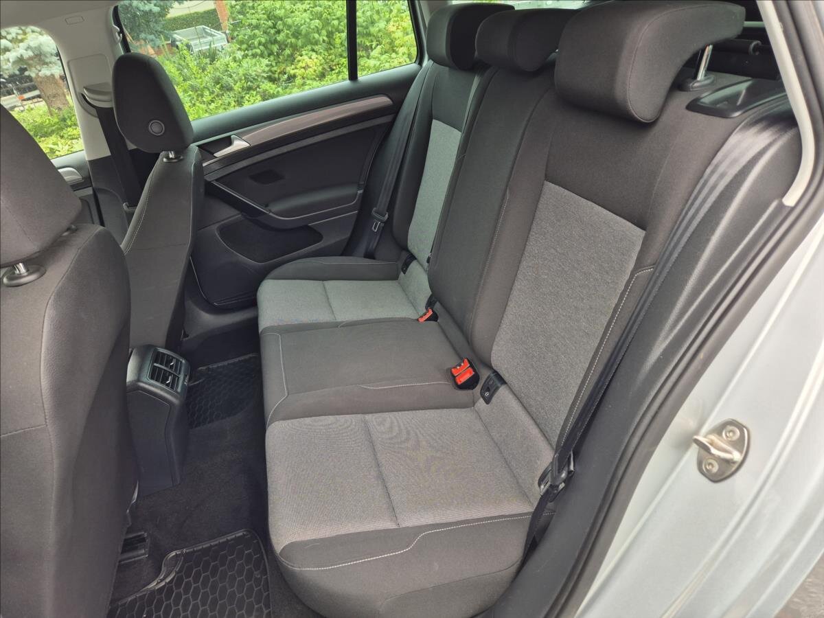 Volkswagen Golf Kombi 1,6 l 81 kw