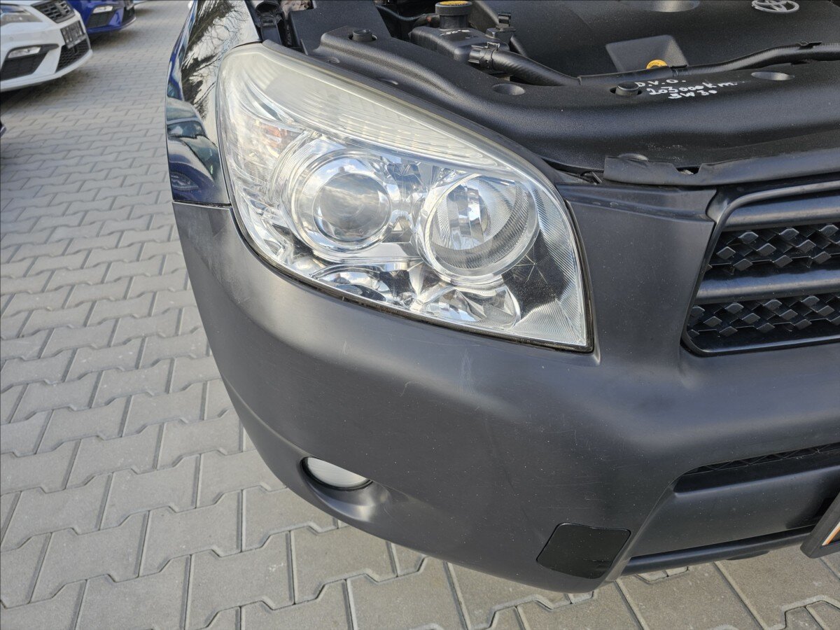 Toyota RAV4 Kombi 2,2 l 100 kw