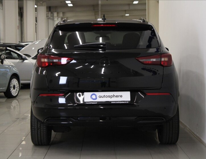 Opel Grandland SUV 1,5 l 96 kw