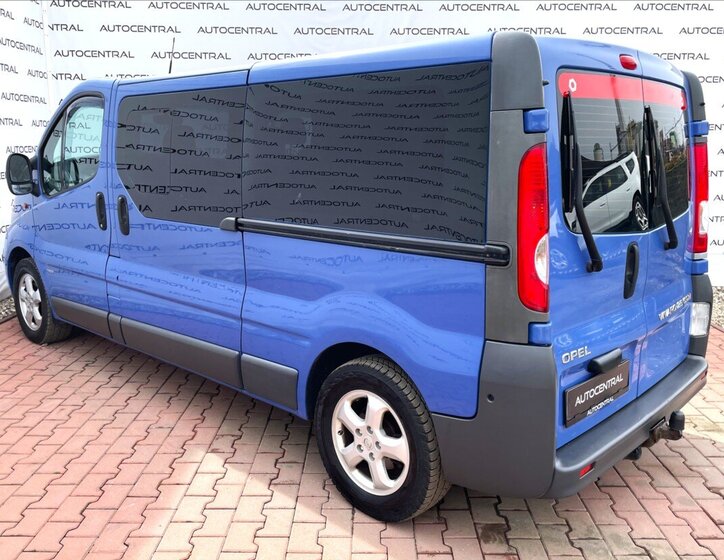 Opel Vivaro MPV 2,5 l 107 kw