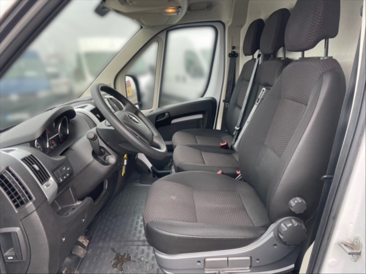 Opel Movano Skříň 2,2 l 121 kw