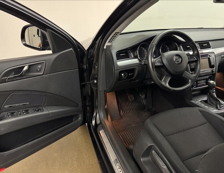 Škoda Superb Kombi 2,0 l 103 kw